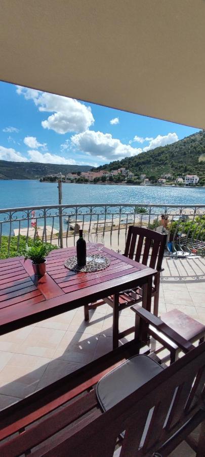 Apartman Mila Marina Exterior foto