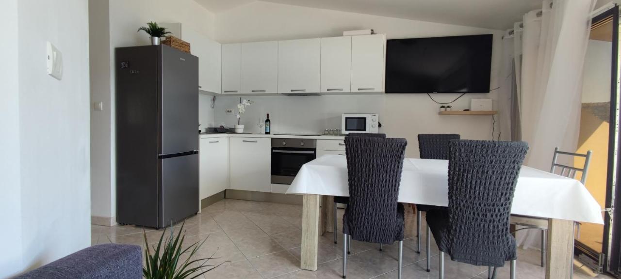 Apartman Mila Marina Exterior foto