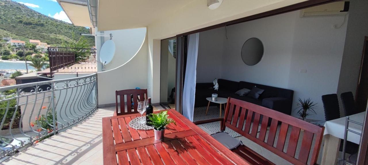 Apartman Mila Marina Exterior foto